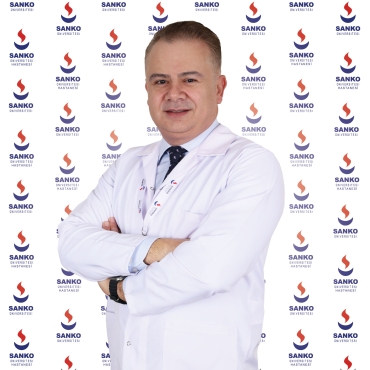 ORTOPEDİ VE TRAVMATOLOJİ UZMANI DOÇ. DR. BURÇİN KARSLI, SANKO ÜNİVERSİTESİ HASTANESİ’NDE